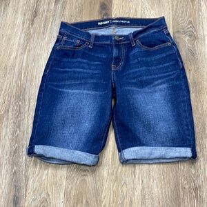 Old navy curvy Bermuda shorts